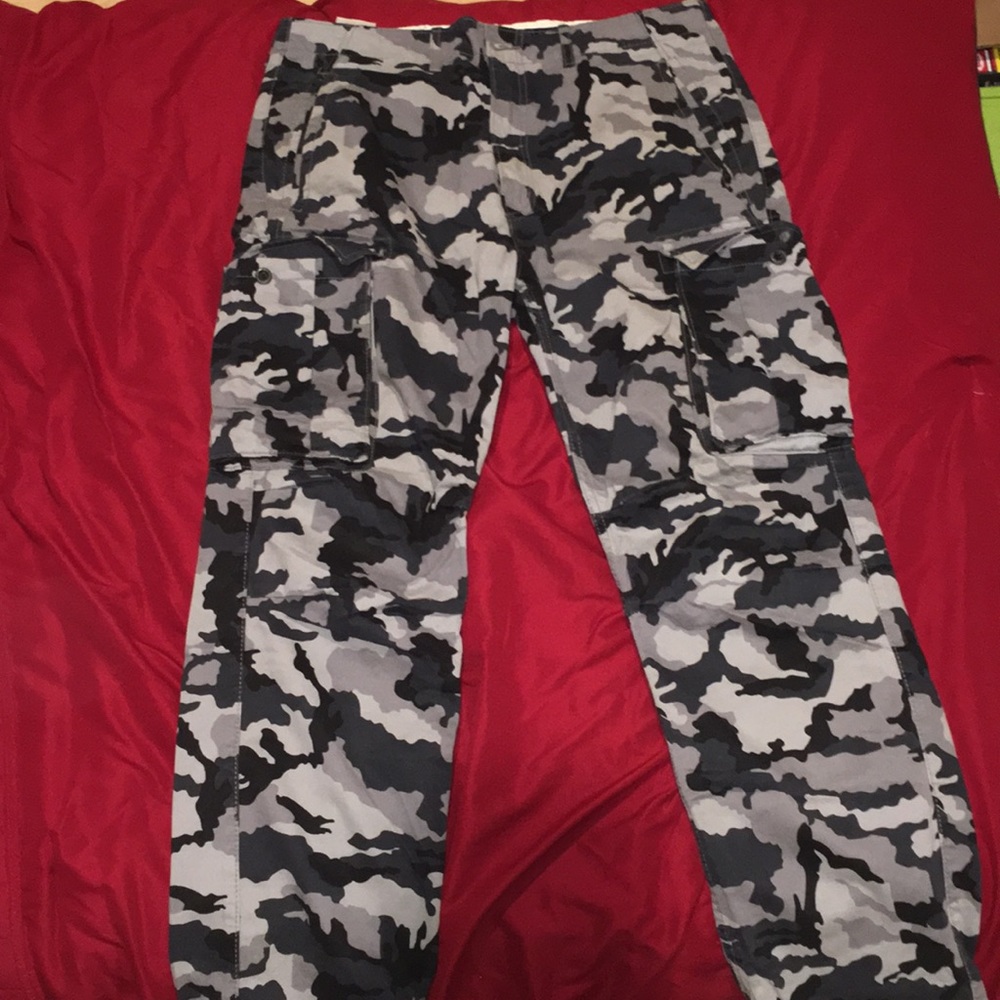 Levi’s cargo pants army black